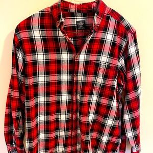 Men’s size L Faded Glory red flannel shirt in EUC